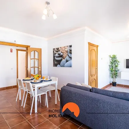 #020 Medronheira By Holidays Apartment
