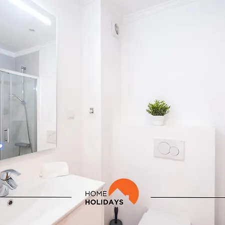 #020 Medronheira By Holidays شقة البوفيرا